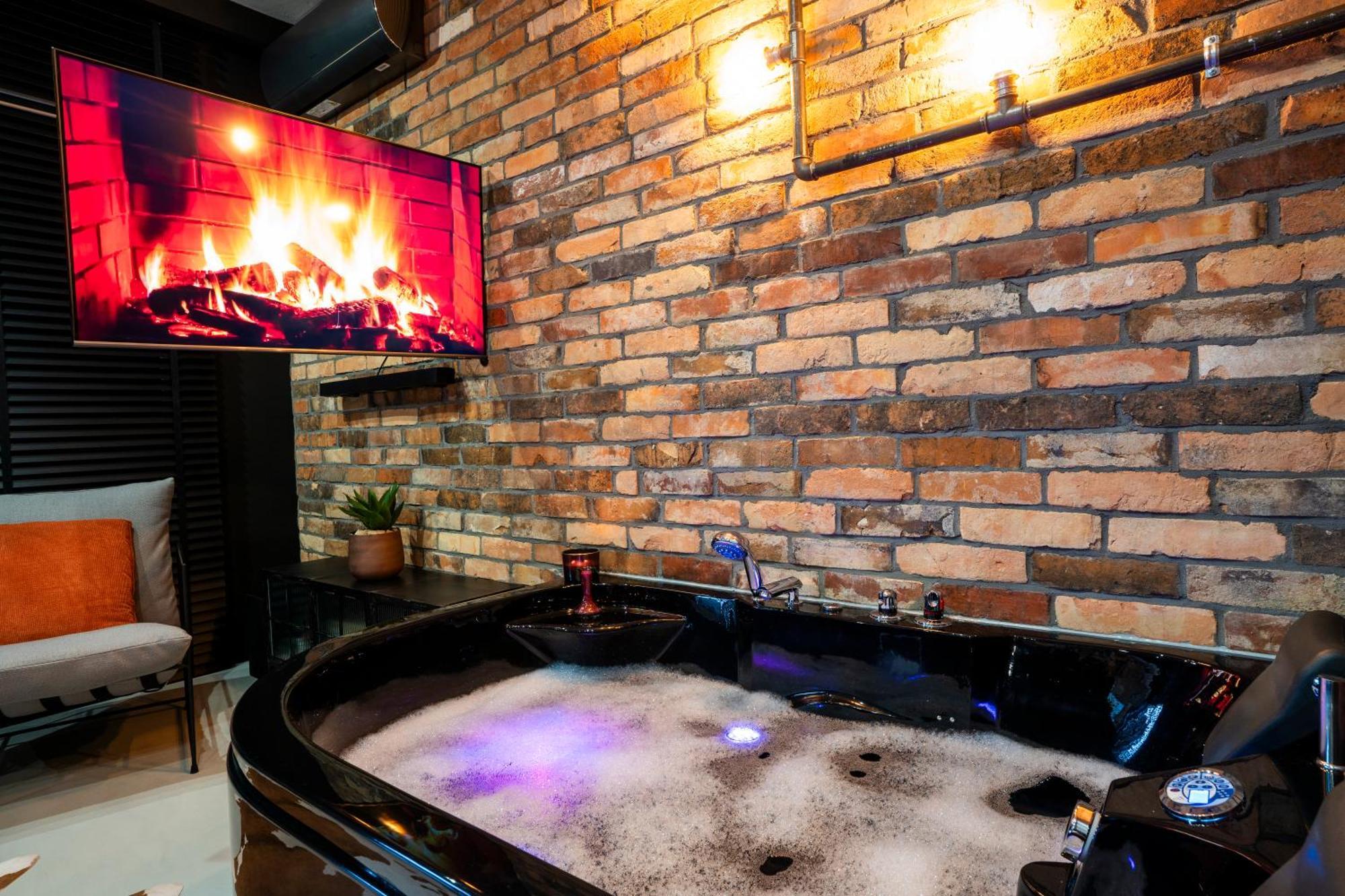 Aparthotel Zator Industrial 58 Jacuzzi Exterior foto